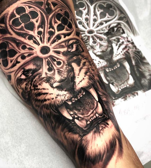 Tattoo Leão Realista